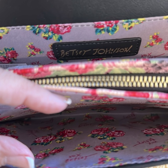 Betsy Johnson Floral Crossbody Multicolor Bag. Brand New - Picture 13 of 15